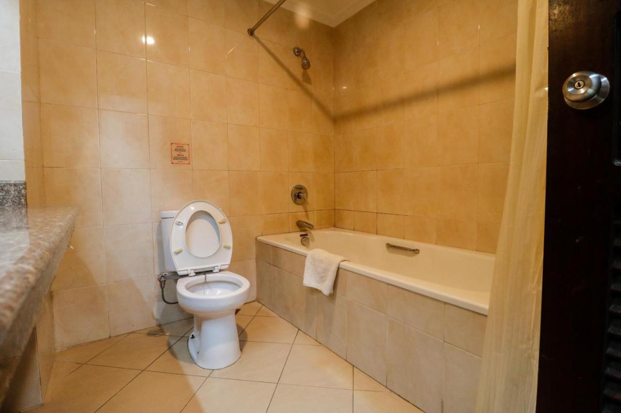 Reddoorz Premium @ Bukit Damai Indah Hotel Balikpapan  Exterior photo